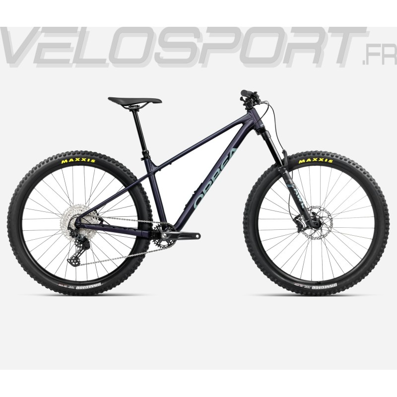 Laufey  H10 2025