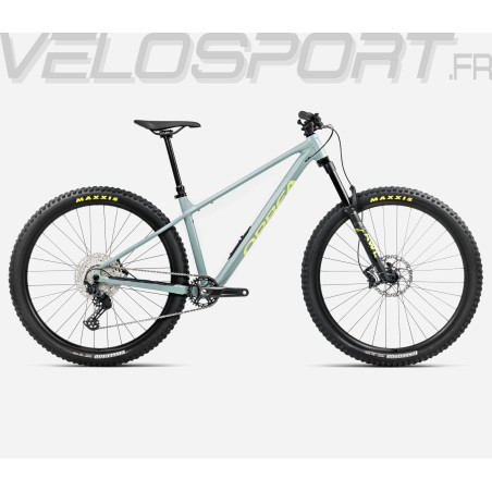 Laufey  H10 2025
